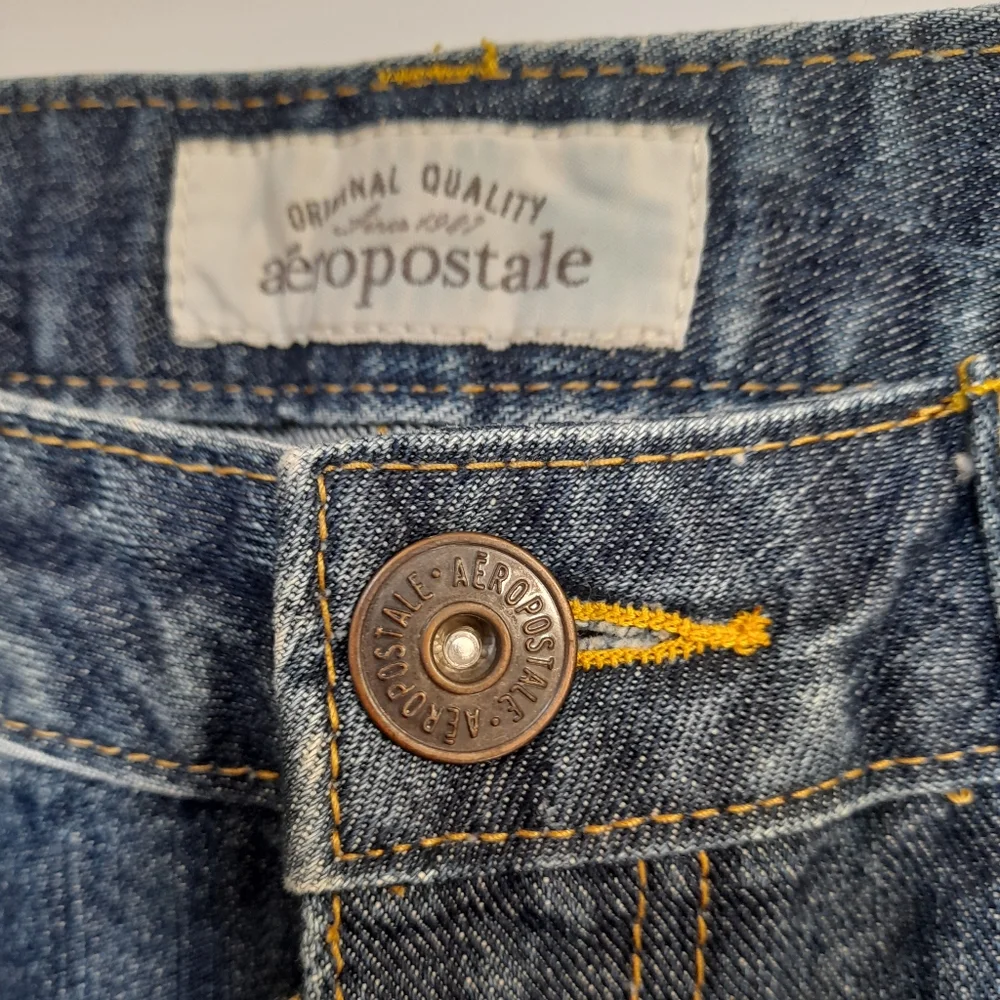 ● AEROPOSTALE | CUT OFF & PAINT DOTS SHORT - Picture 7 of 16